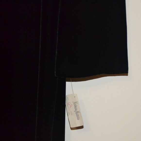 NWT Tahari Long Sleeve V-Neck Velvet Gown BLACK Neiman Marcus SIZE 4 - Picture 8 of 8